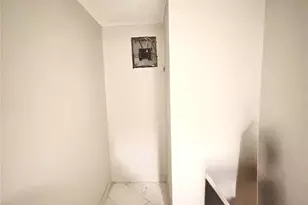 873 E 216th St, Bronx, NY 10467 - Photo 27