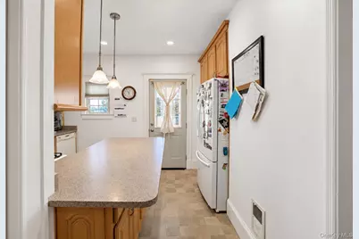 26 Oakwood Boulevard, Poughkeepsie, NY 12603 - Photo 17