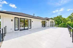 1073 Westminster Ave, Dix Hills, NY 11746 - Photo 45