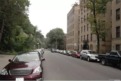 225 Bennett Avenue #3R, New York, NY 10040 - Photo 1