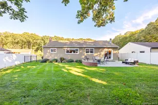 24 Kingswood Dr, Old Bethpage, NY 11804 - Photo 37