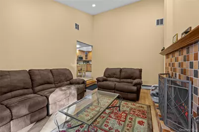 24 Kingswood Drive, Old Bethpage, NY 11804 - Photo 15