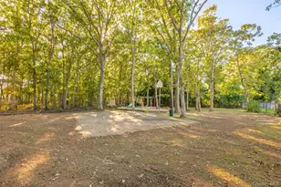 24 Kingswood Dr, Old Bethpage, NY 11804 - Photo 41