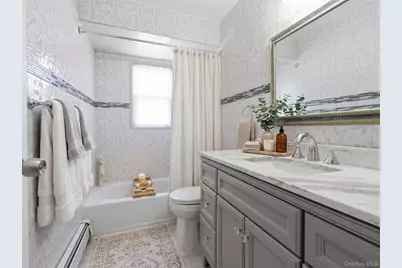 153 Davison, Lynbrook, NY 11563 - Photo 9