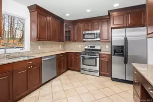 12 Chatham Rd, New Rochelle, NY 10804 - Photo 11