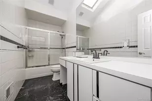 31 Sterling Ln, Smithtown, NY 11787 - Photo 13