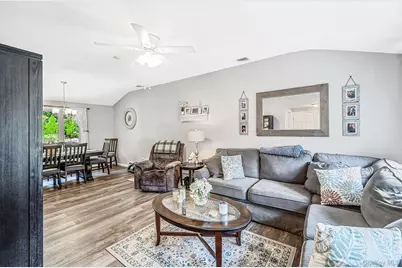 5 Allegheny Drive S, Farmingville, NY 11738 - Photo 3