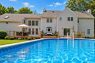 15 Deer Meadow Run, Brookhaven, NY 11719 - Photo 3