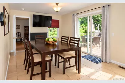 15 Deer Meadow Run, Brookhaven, NY 11719 - Photo 9