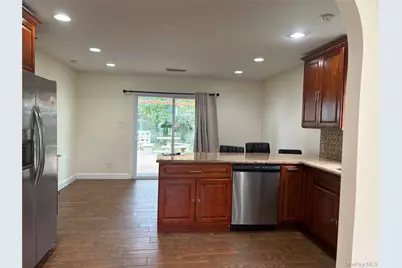290 Leaf Avenue, Central Islip, NY 11722 - Photo 9