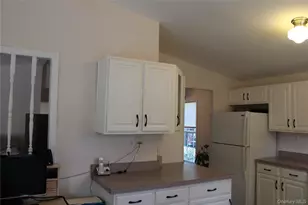 1661 Old Country Rd, Riverhead, NY 11901 - Photo 17