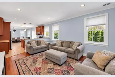 184 Cranberry Court, Melville, NY 11747 - Photo 9
