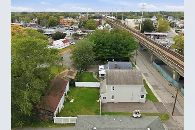 19 Railroad Avenue, Amityville, NY 11701 - Photo 27