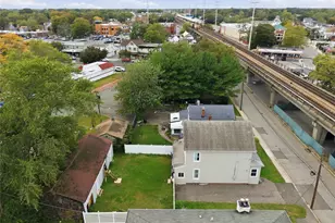 19 Railroad Ave, Amityville, NY 11701 - Photo 27