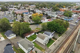 19 Railroad Ave, Amityville, NY 11701 - Photo 35