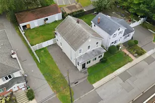 19 Railroad Ave, Amityville, NY 11701 - Photo 29