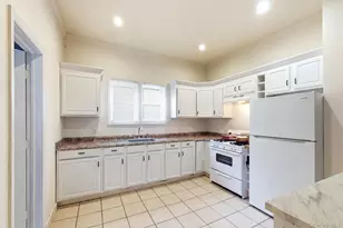 19 Railroad Ave, Amityville, NY 11701 - Photo 13