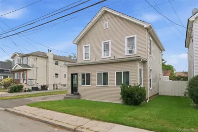 19 Railroad Avenue, Amityville, NY 11701 - Photo 3