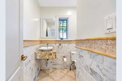 18 Pond Park Road, Great Neck, NY 11023 - Photo 13