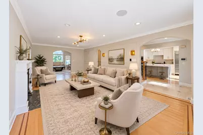 18 Pond Park Road, Great Neck, NY 11023 - Photo 7