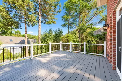 18 Pond Park Road, Great Neck, NY 11023 - Photo 19