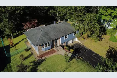 28 Peacock Lane, Commack, NY 11725 - Photo 41