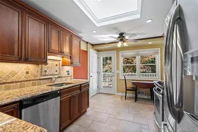28 Peacock Lane, Commack, NY 11725 - Photo 13