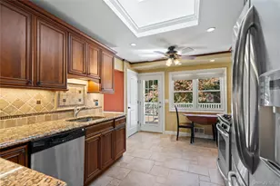 28 Peacock Ln, Commack, NY 11725 - Photo 13