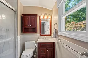 28 Peacock Ln, Commack, NY 11725 - Photo 19