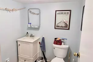 63-62 84th Pl, Middle Village, NY 11379 - Photo 21