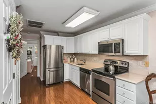 101 Willow Ln, Valley Stream, NY 11580 - Photo 9