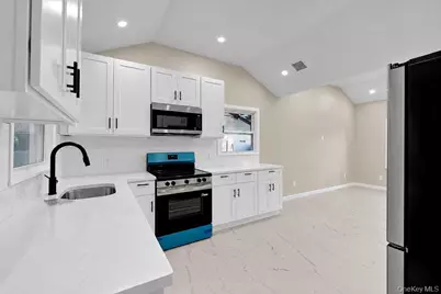 7 Surrey Road, Massapequa, NY 11758 - Photo 5