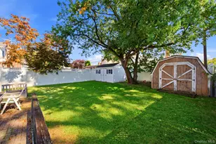 80-29 259th St, Glen Oaks, NY 11004 - Photo 15