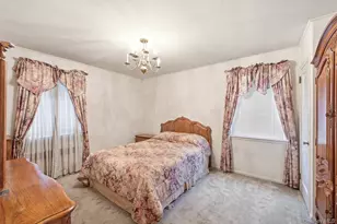 80-29 259th St, Glen Oaks, NY 11004 - Photo 7