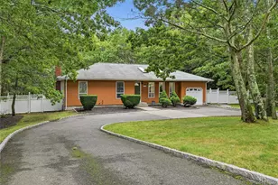 16 Georgann Rd, Manorville, NY 11949 - Photo 3