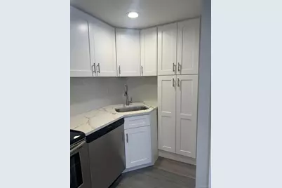 25 Young Street, West Babylon, NY 11704 - Photo 9