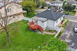 552 Kirkman Ave, Elmont, NY 11003 - Photo 7