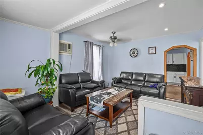 552 Kirkman Avenue, Elmont, NY 11003 - Photo 9