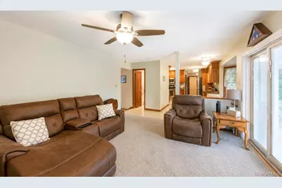 36 George Street, Sayville, NY 11782 - Photo 11