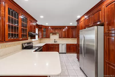 2597 Farsund Drive, Yorktown Heights, NY 10598 - Photo 15