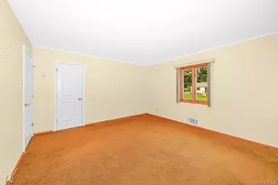 42 Peachtree Ln, Huntington Station, NY 11746 - Photo 17
