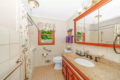 42 Peachtree Lane, Huntington Station, NY 11746 - Photo 19