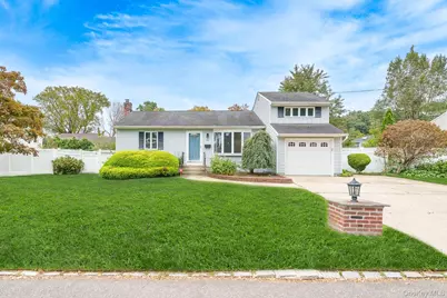 42 Peachtree Lane, Huntington Station, NY 11746 - Photo 1