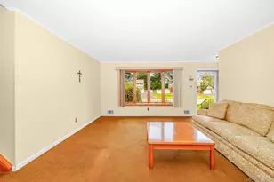 42 Peachtree Ln, Huntington Station, NY 11746 - Photo 9