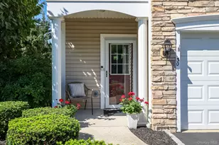 30 Torrey Pine Ln, Bay Shore, NY 11706 - Photo 5