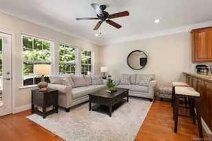 30 Torrey Pine Ln, Bay Shore, NY 11706 - Photo 9