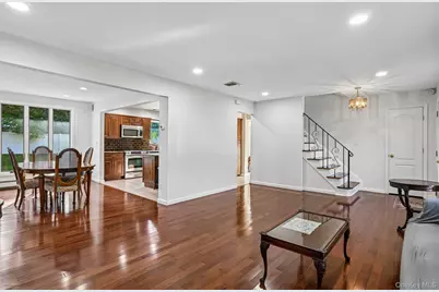 26 Falcon Drive, Hauppauge, NY 11788 - Photo 5