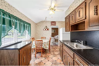 29 Walton Street, Brentwood, NY 11717 - Photo 17