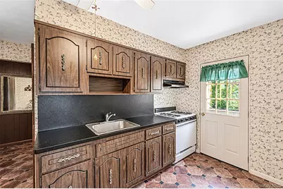 29 Walton Street, Brentwood, NY 11717 - Photo 15