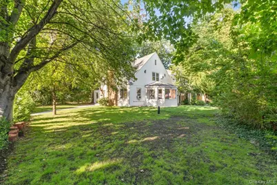 19 Gilchrest Road, Great Neck, NY 11021 - Photo 27
